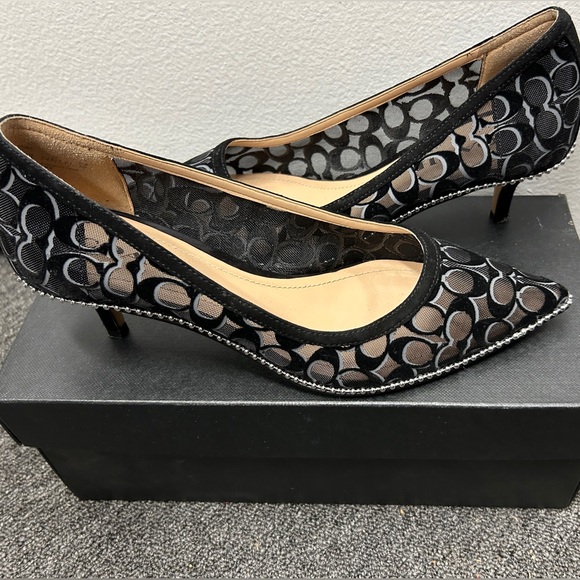 COACH: Jackie Sig Blk Mesh Pump - Picture 3 of 7